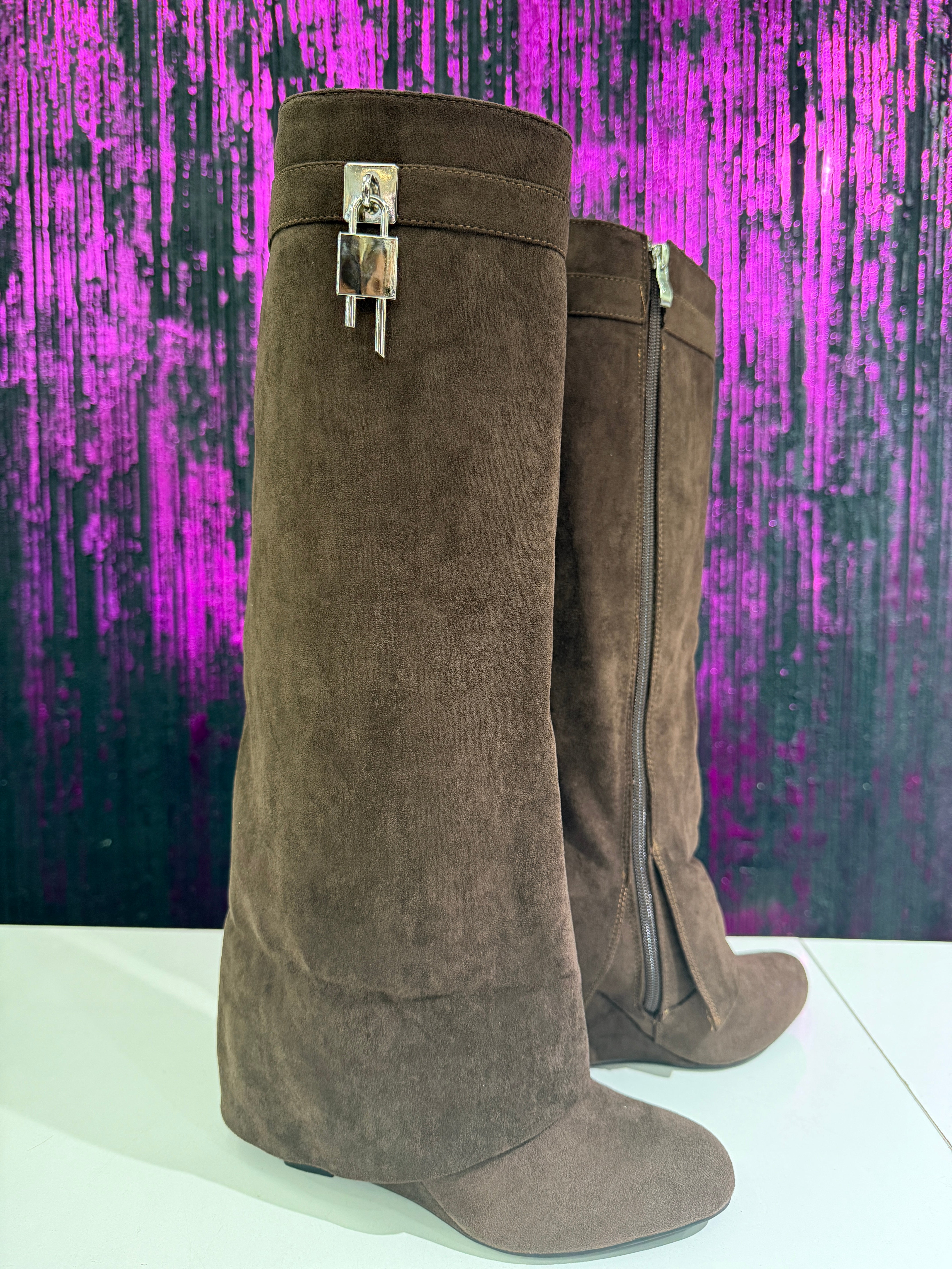 Stivale Alto Donna in Camoscio Marrone con Zeppa