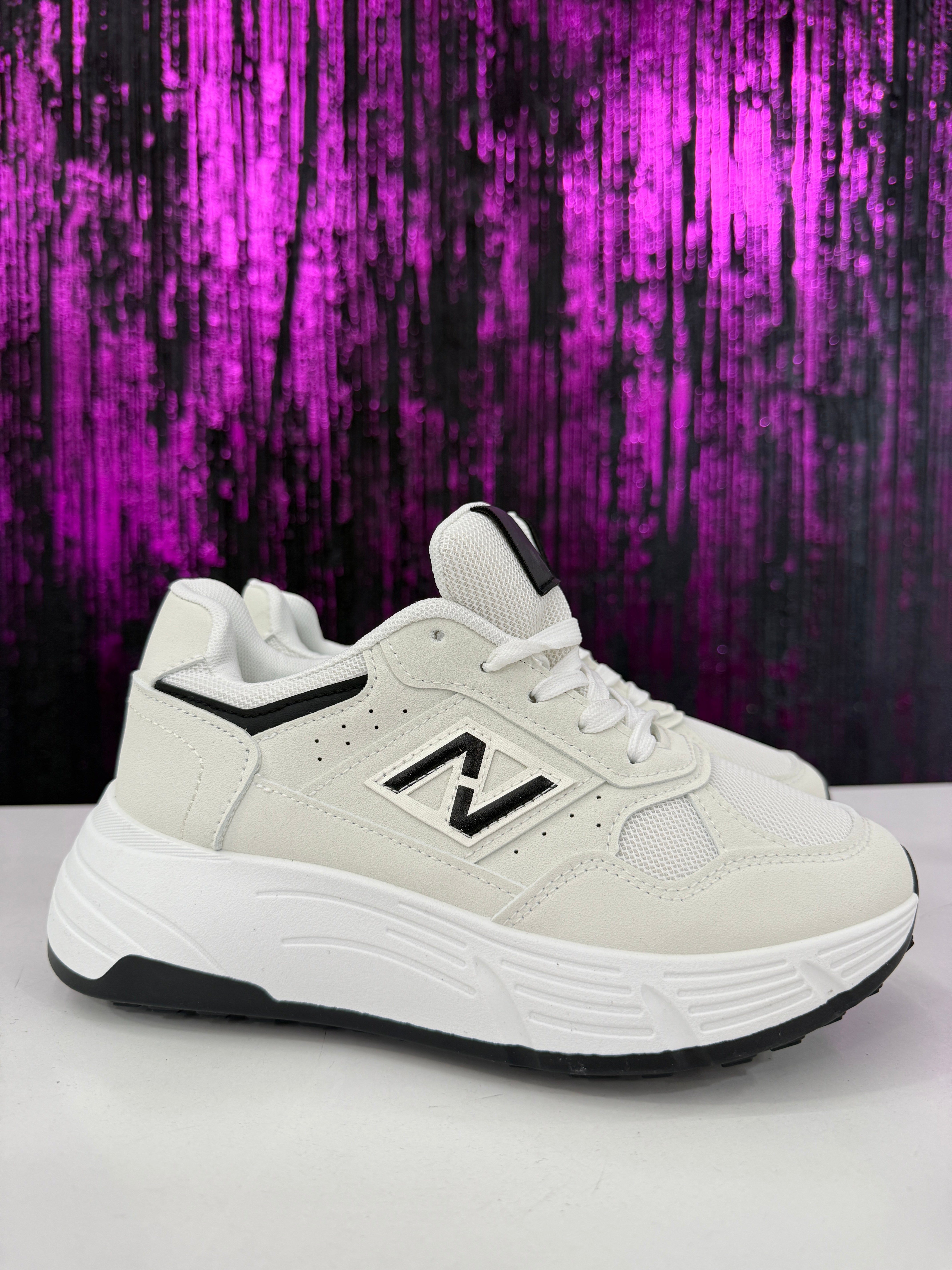 Sneakers mod.NB