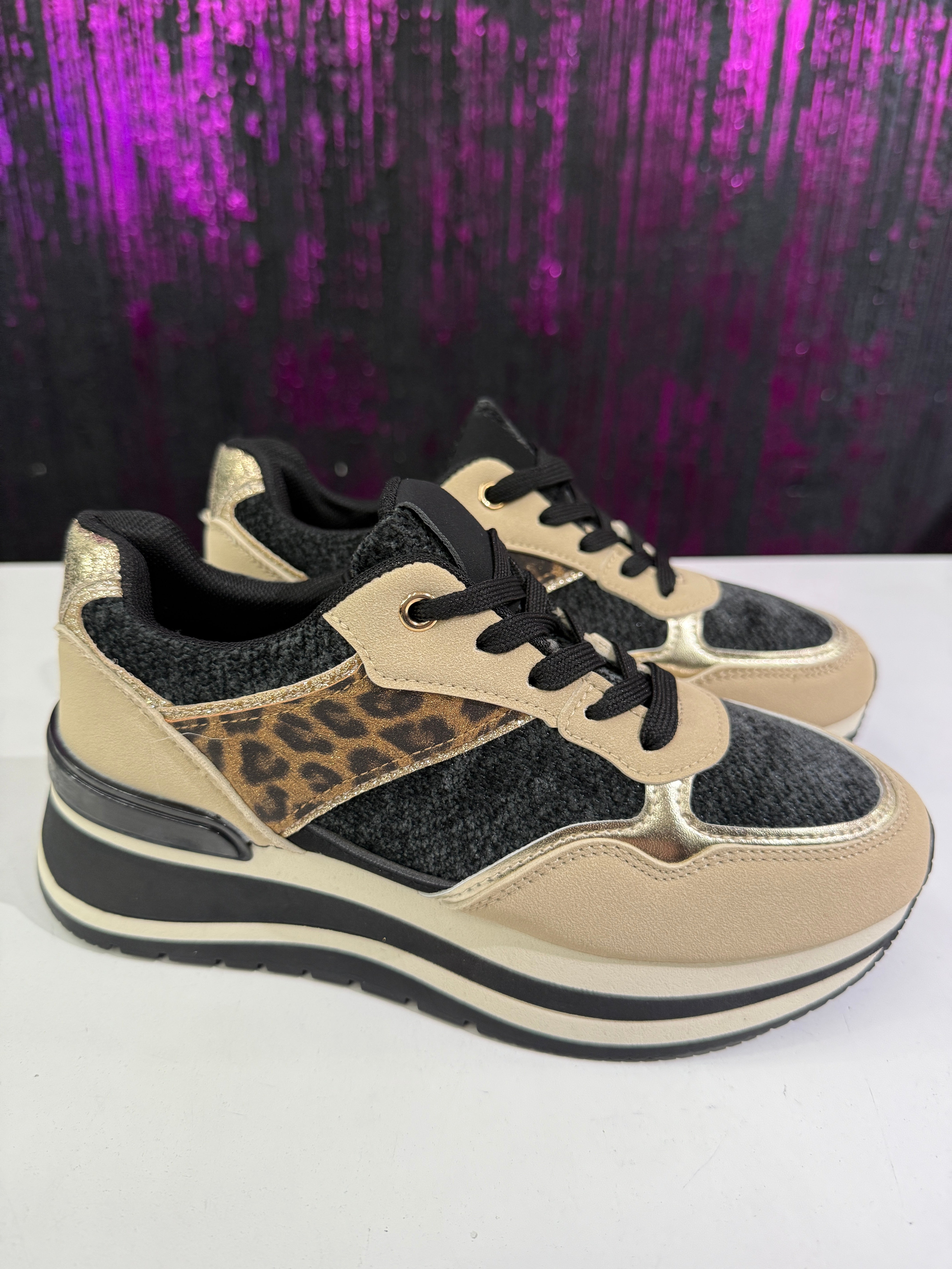 Sneaker donna con dettagli animalier e inserti metallizzati