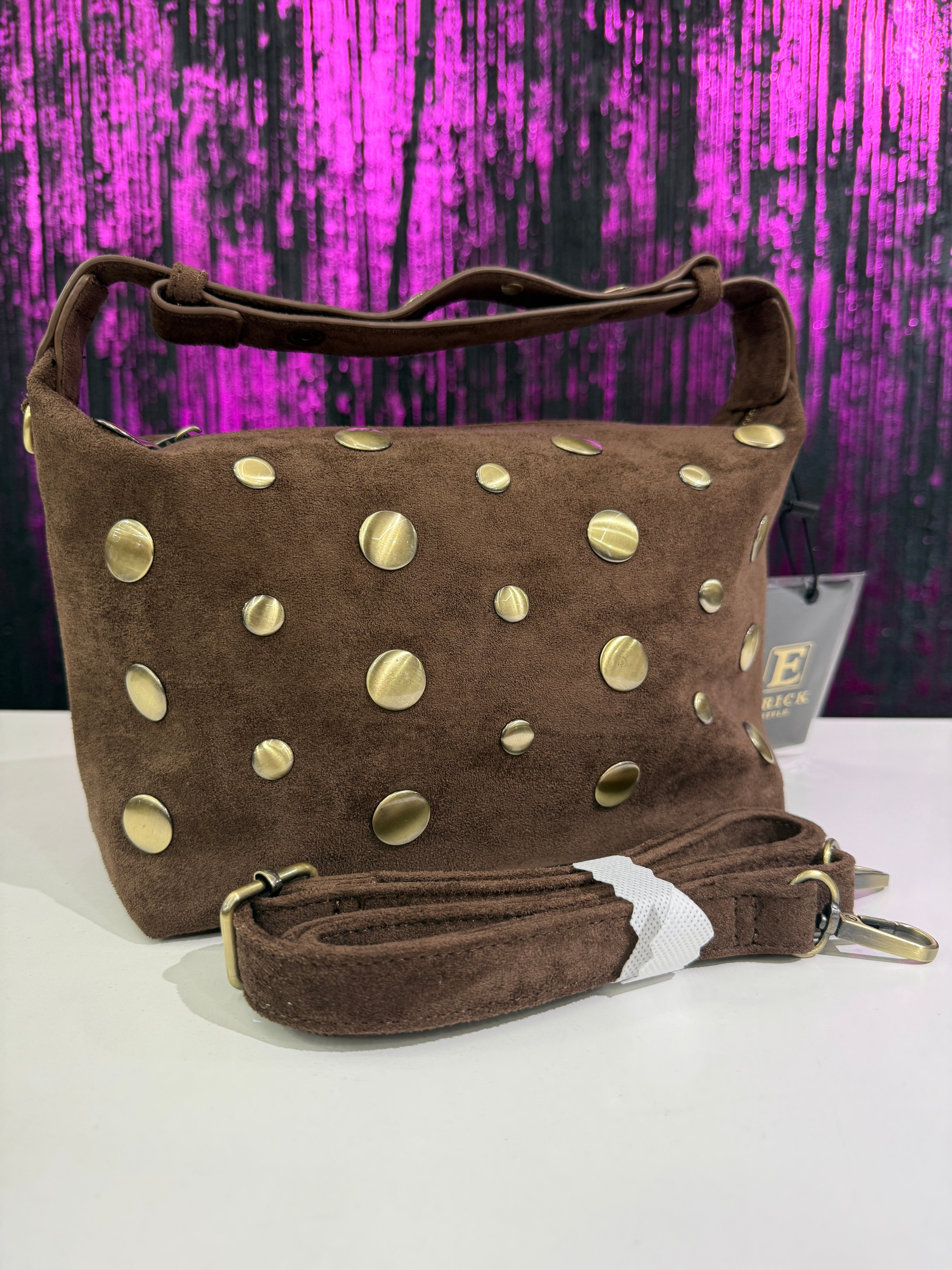 Borsa a mano con borchie