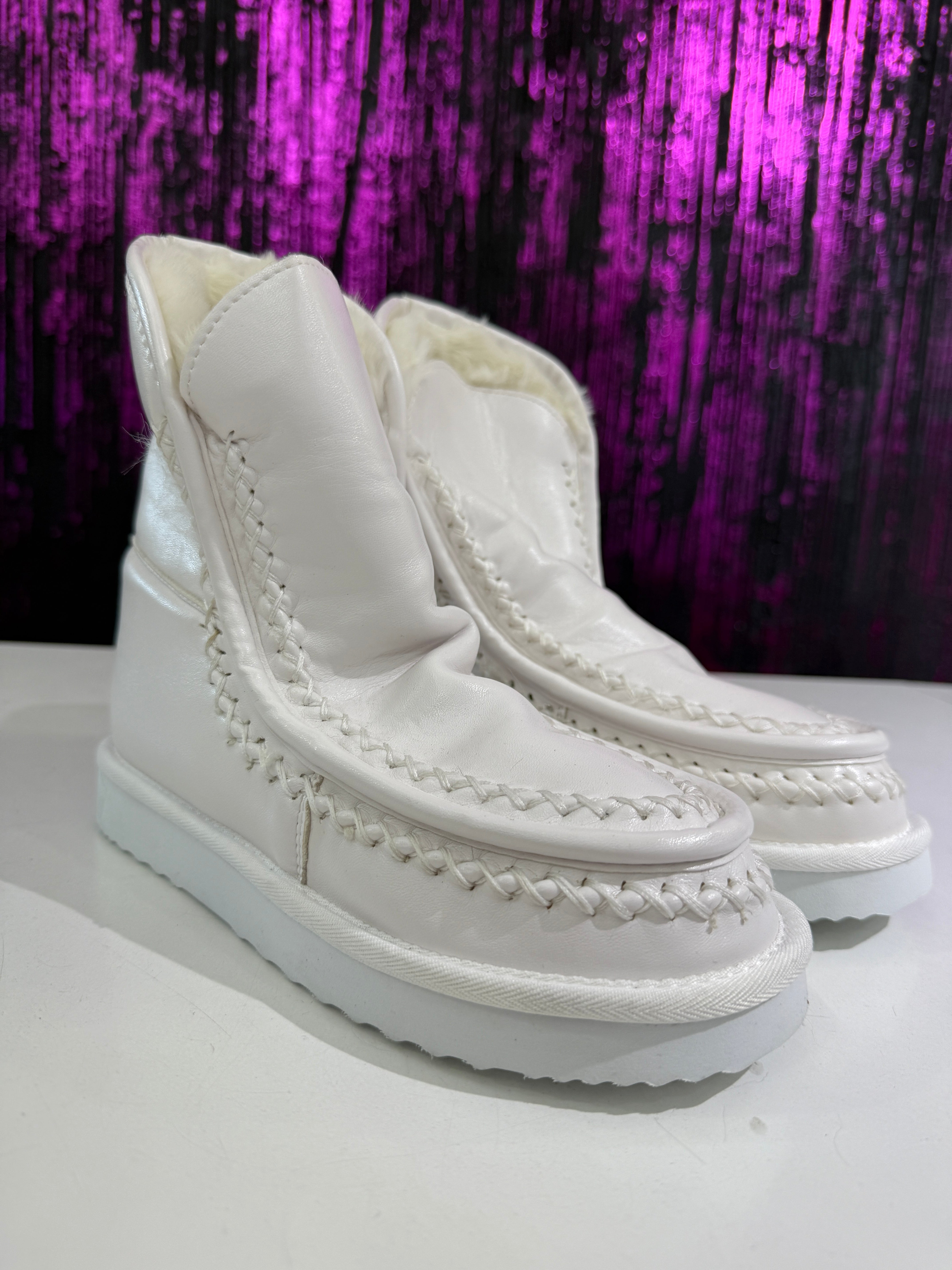 Stivaletto Modello Pelliccia Satinata