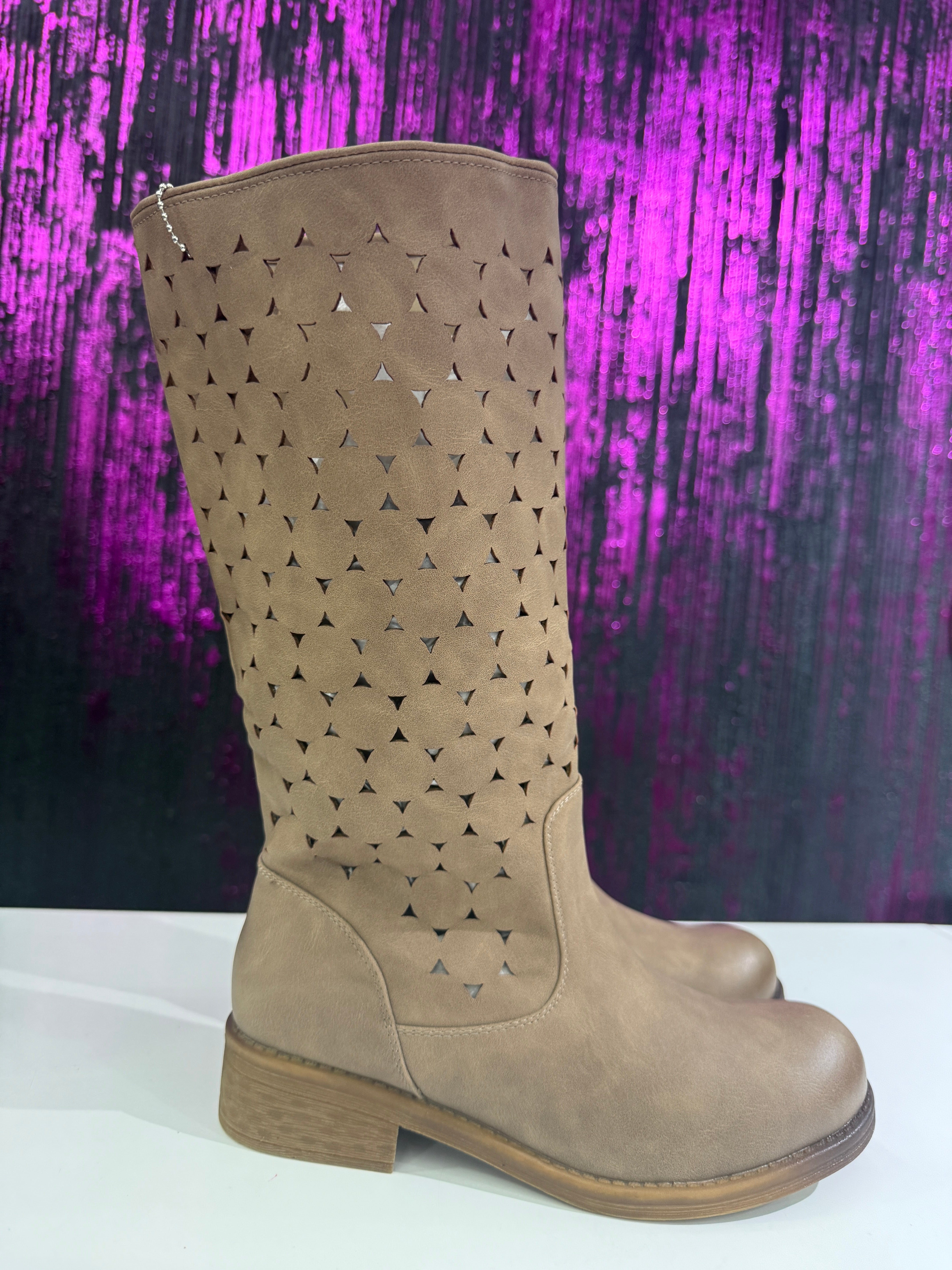 Stivali Donna Neri Traforati – Tacco Basso