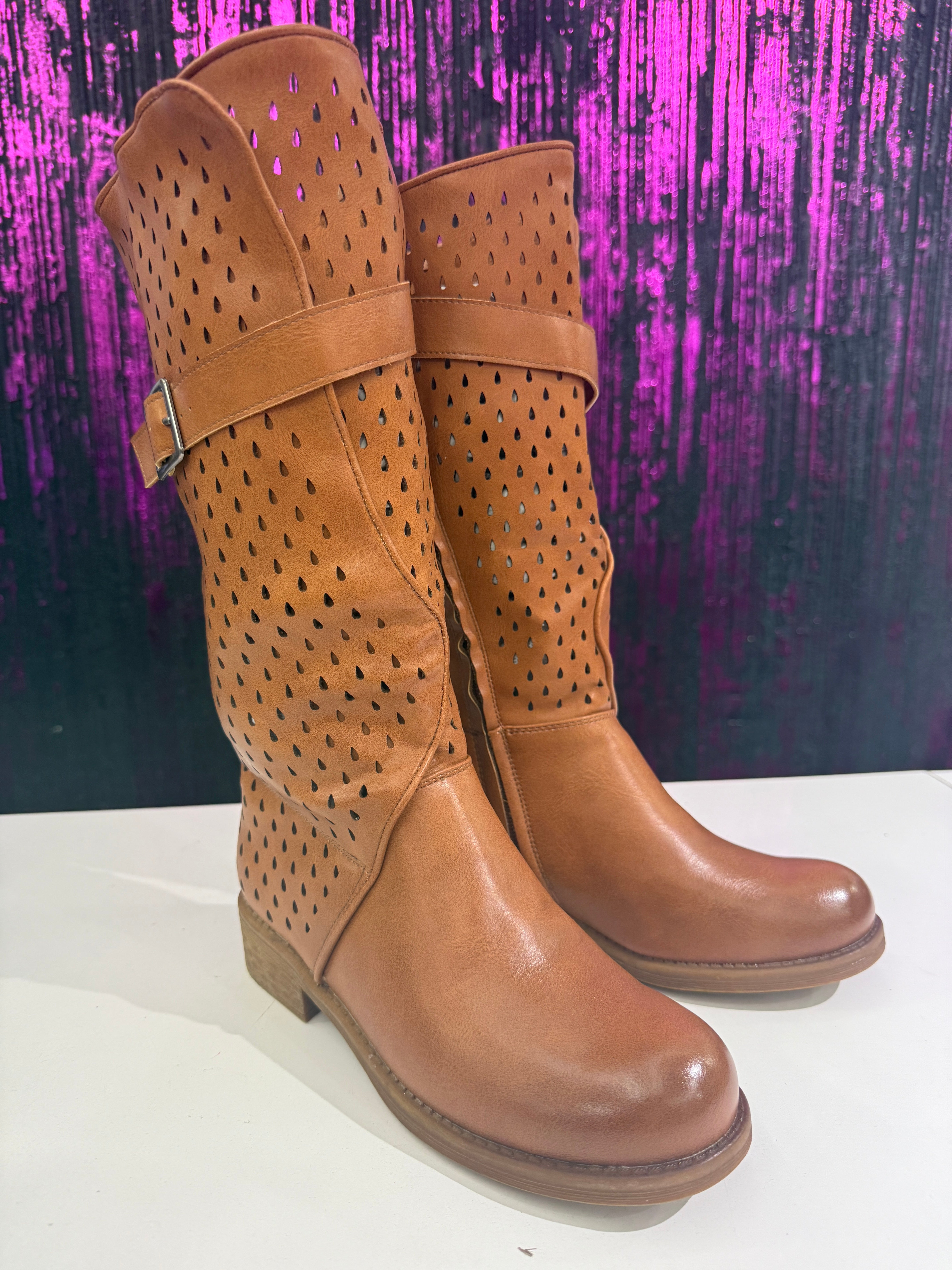 Stivale Donna Traforato con Fibbia