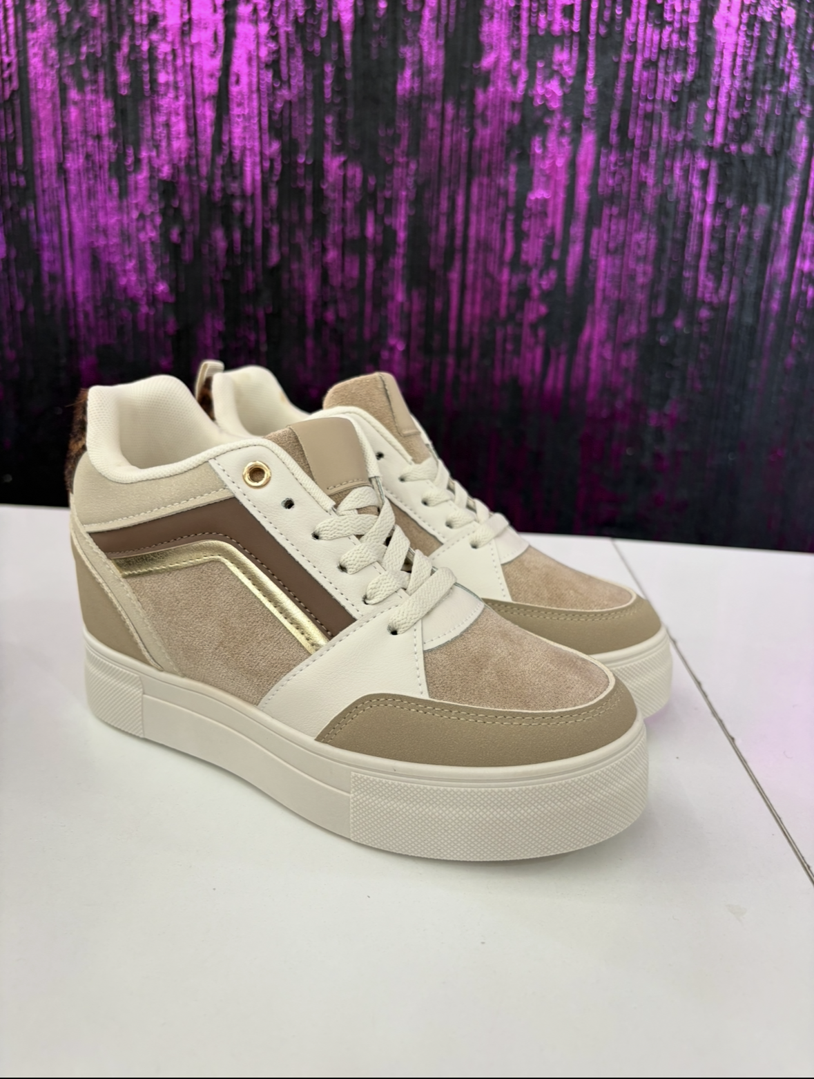 Sneakers con zeppa interna