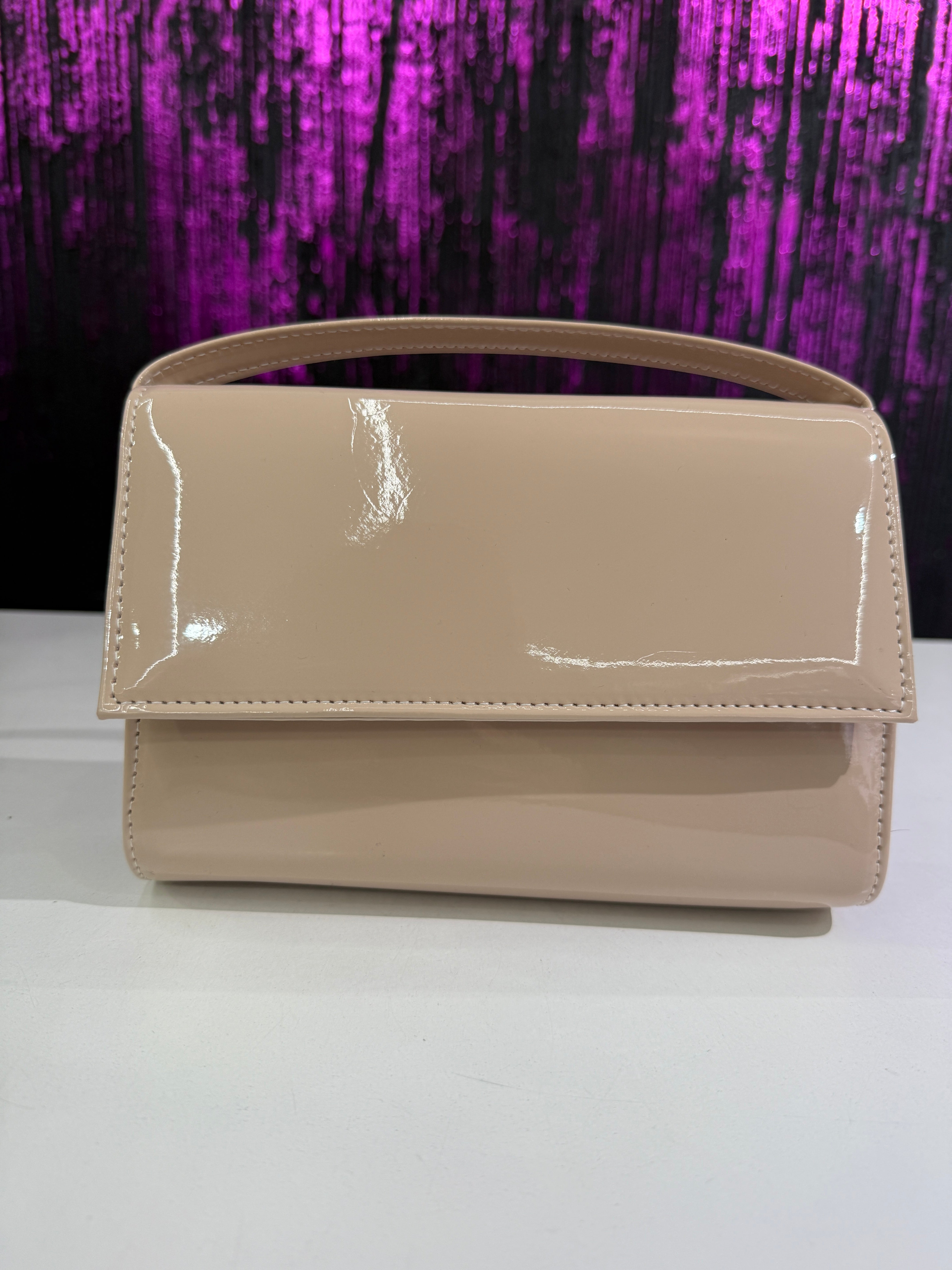 Borsa Lucida con Catena Dorata/Argentata