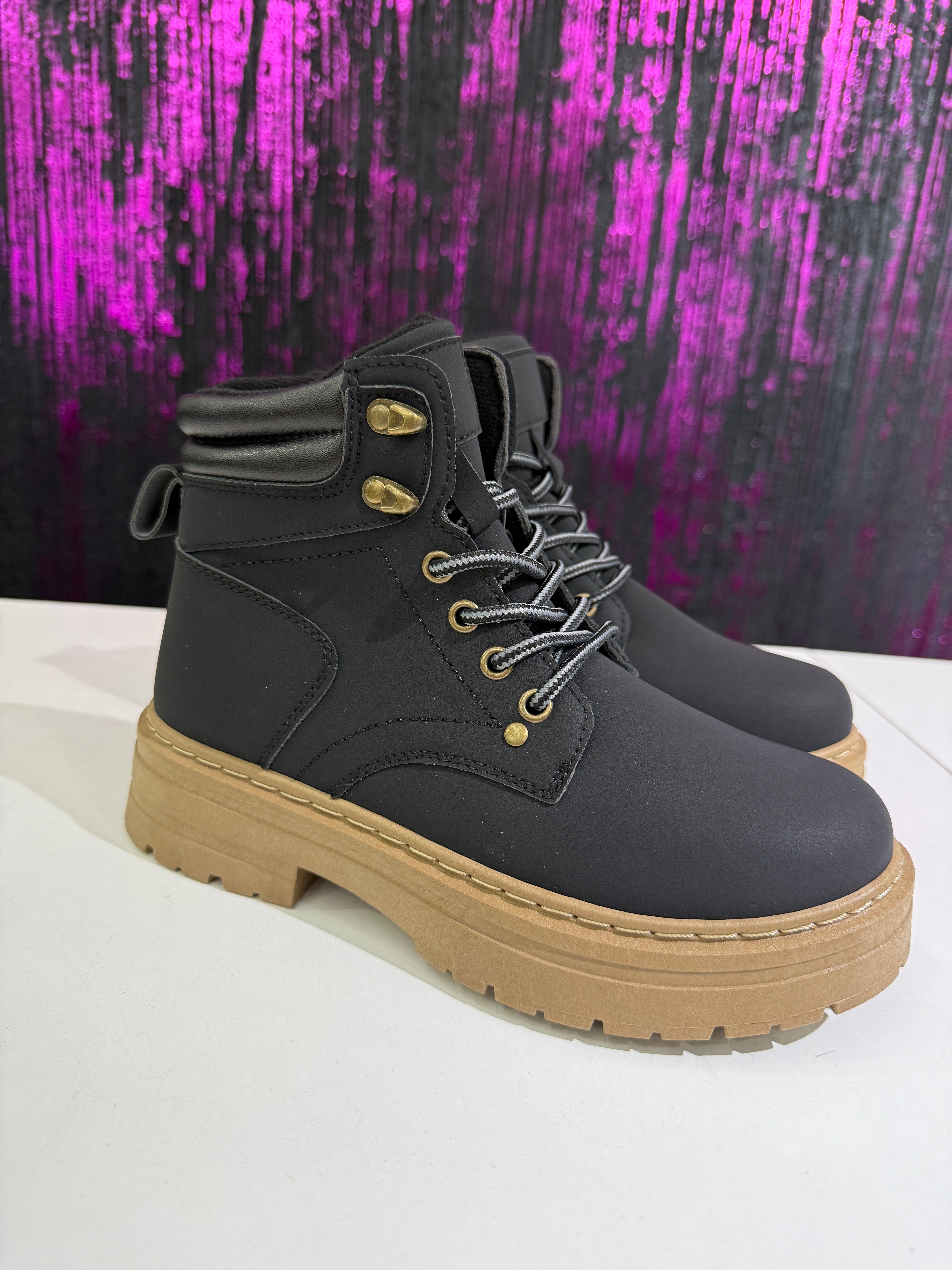 Anfibi Donna Neri con Suola Caramello