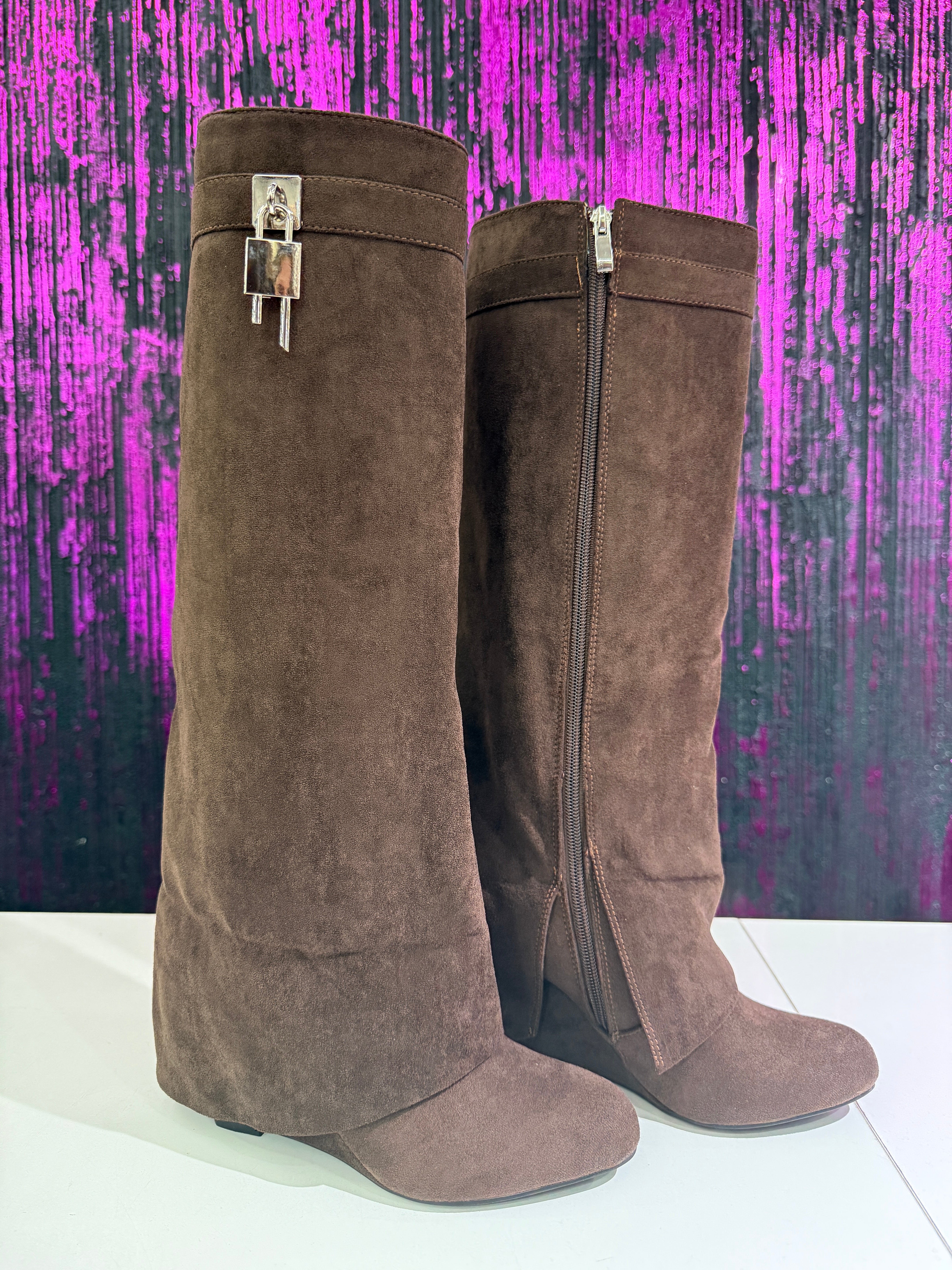 Stivale Alto Donna in Camoscio Marrone con Zeppa