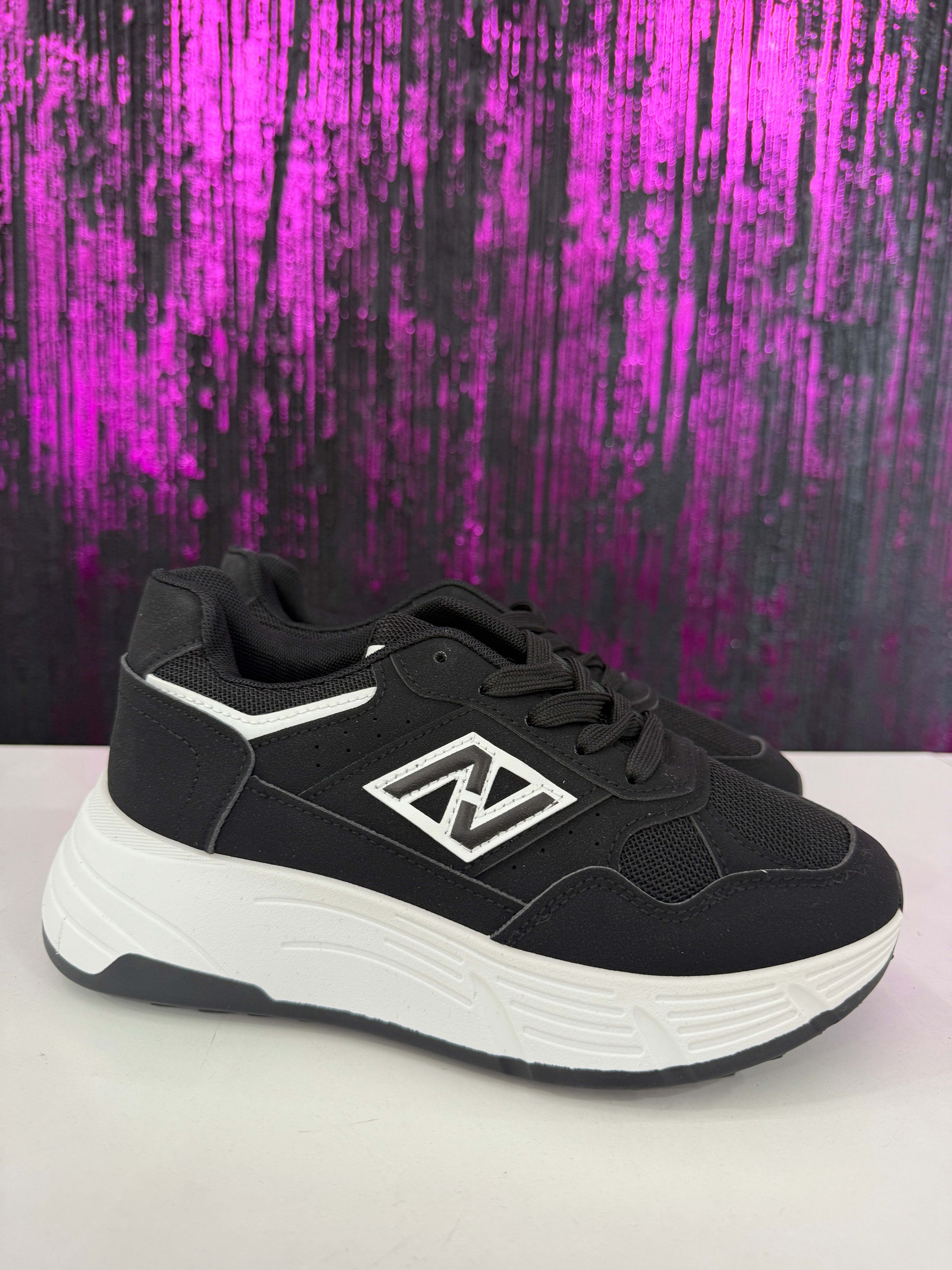 Sneakers mod.NB