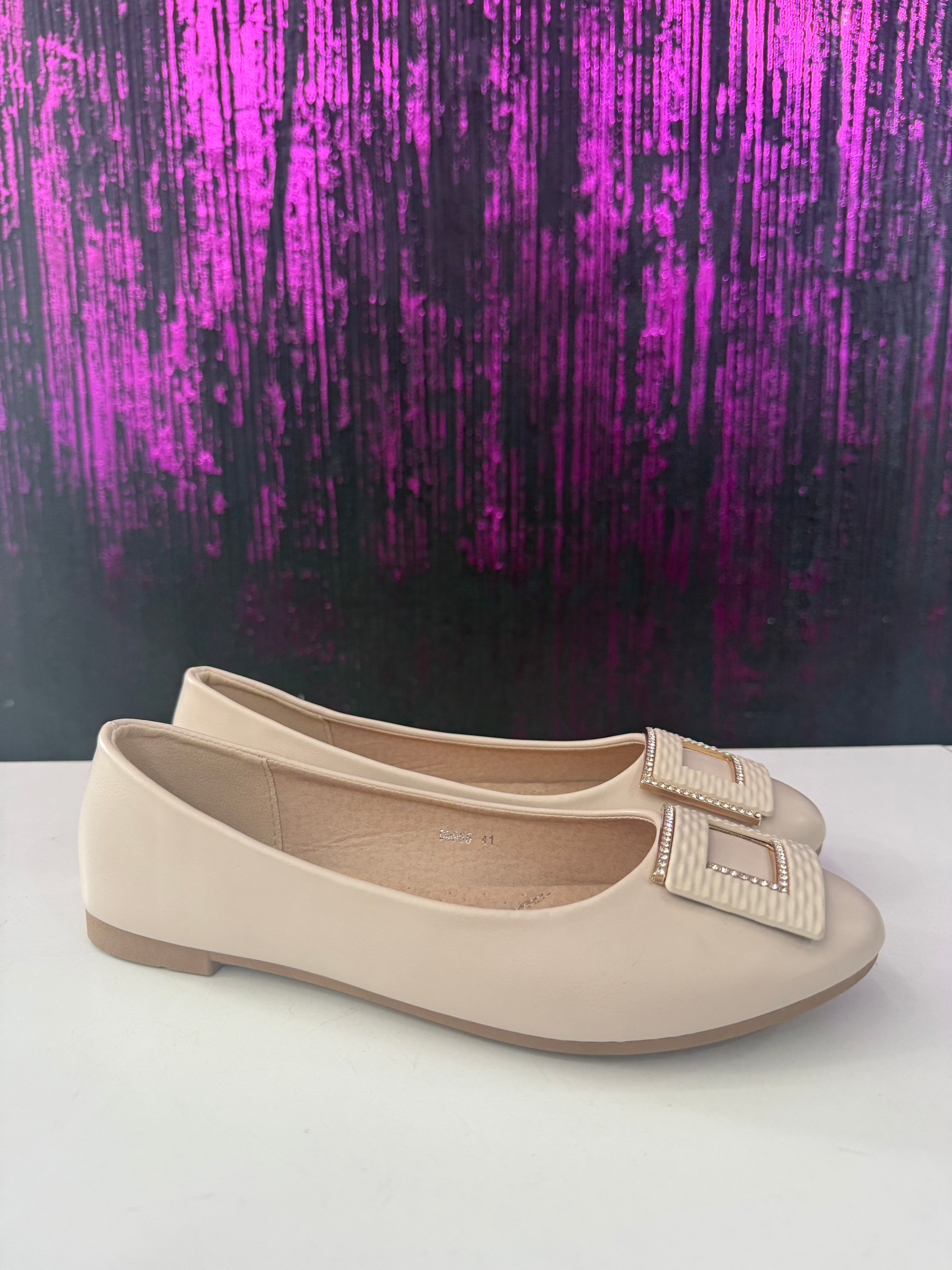 Bambolina CALIBRATA con dettaglio oro.