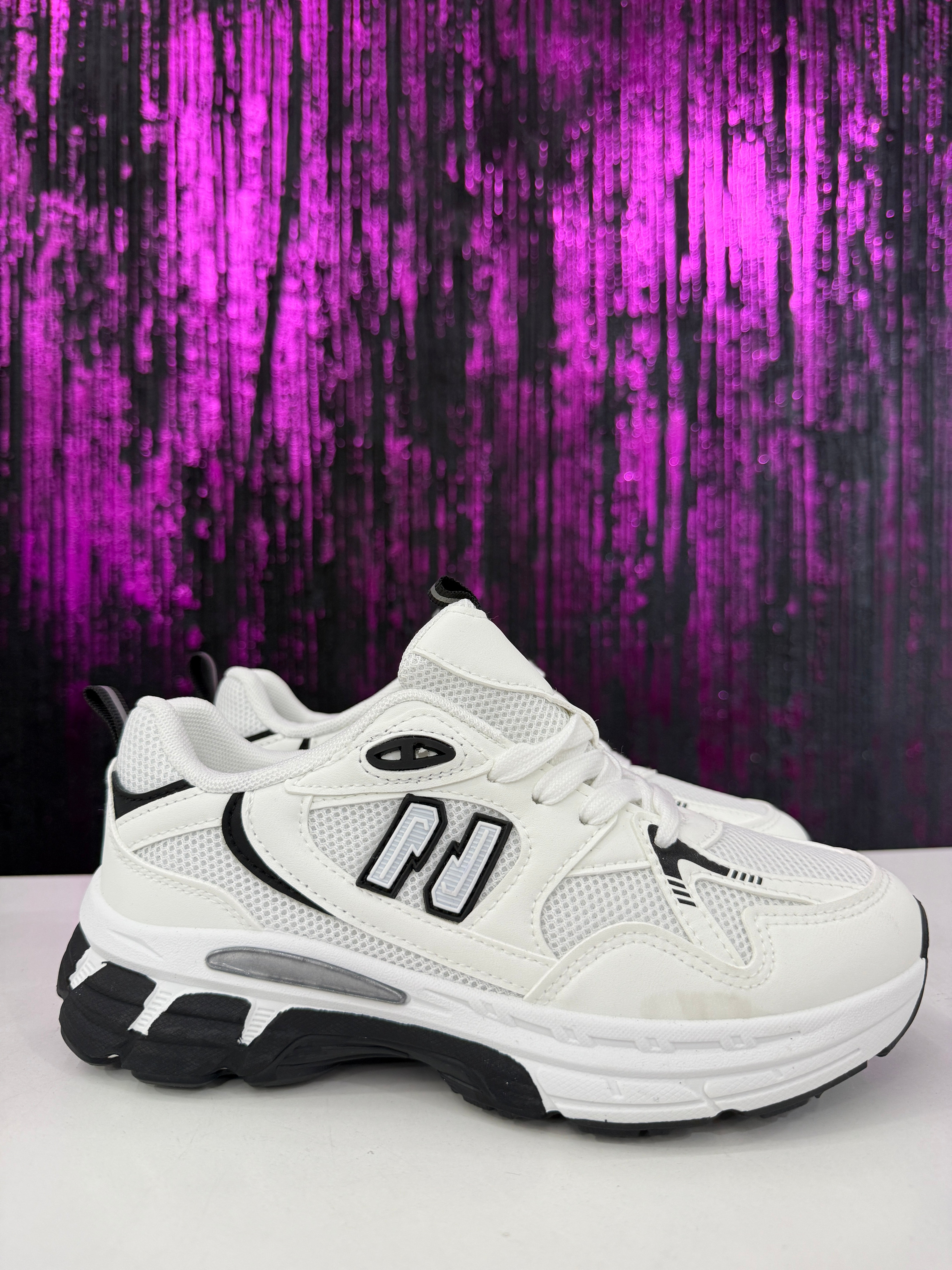 Sneakers modello NB gomma alta