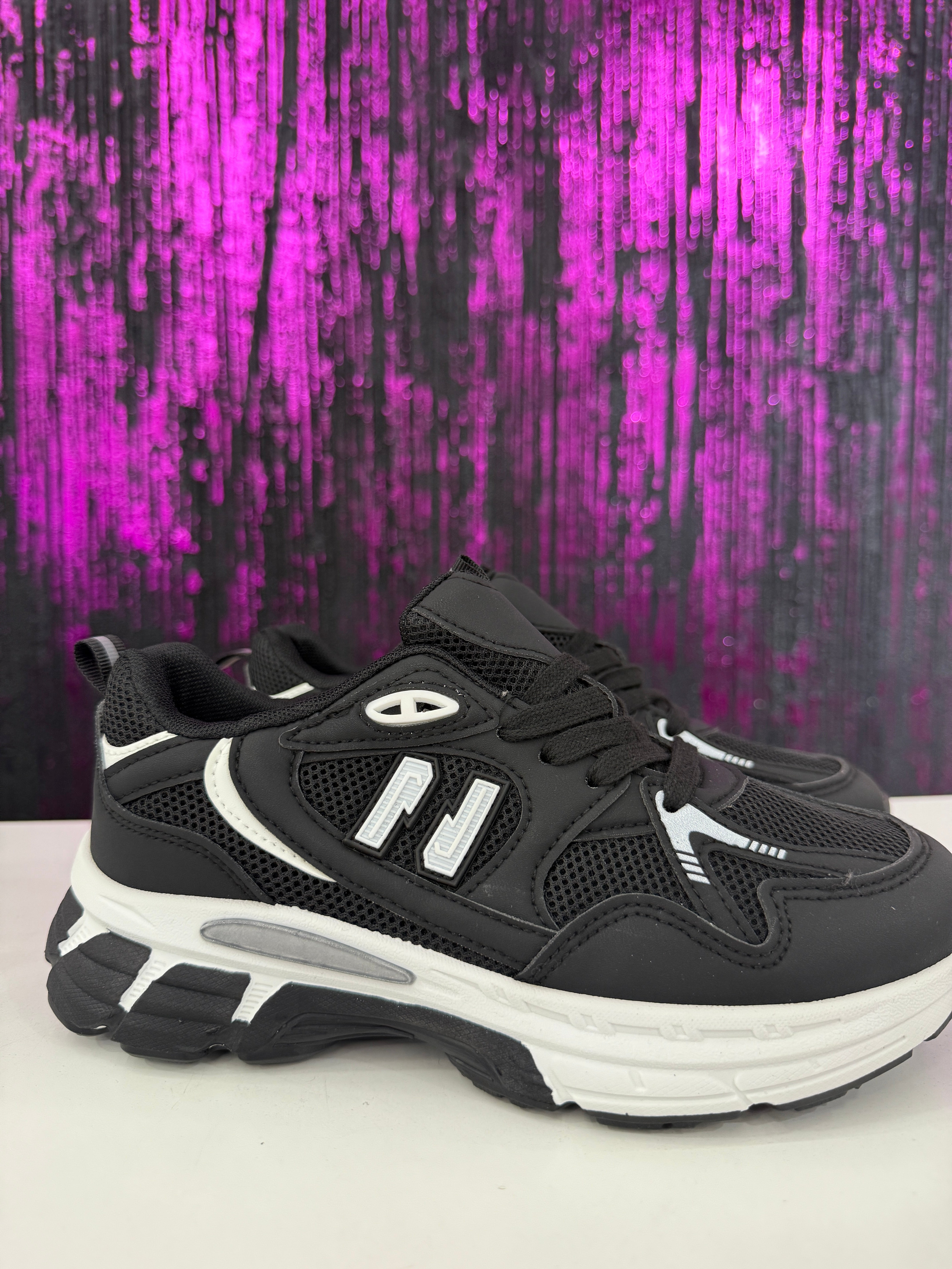 Sneakers modello NB gomma alta