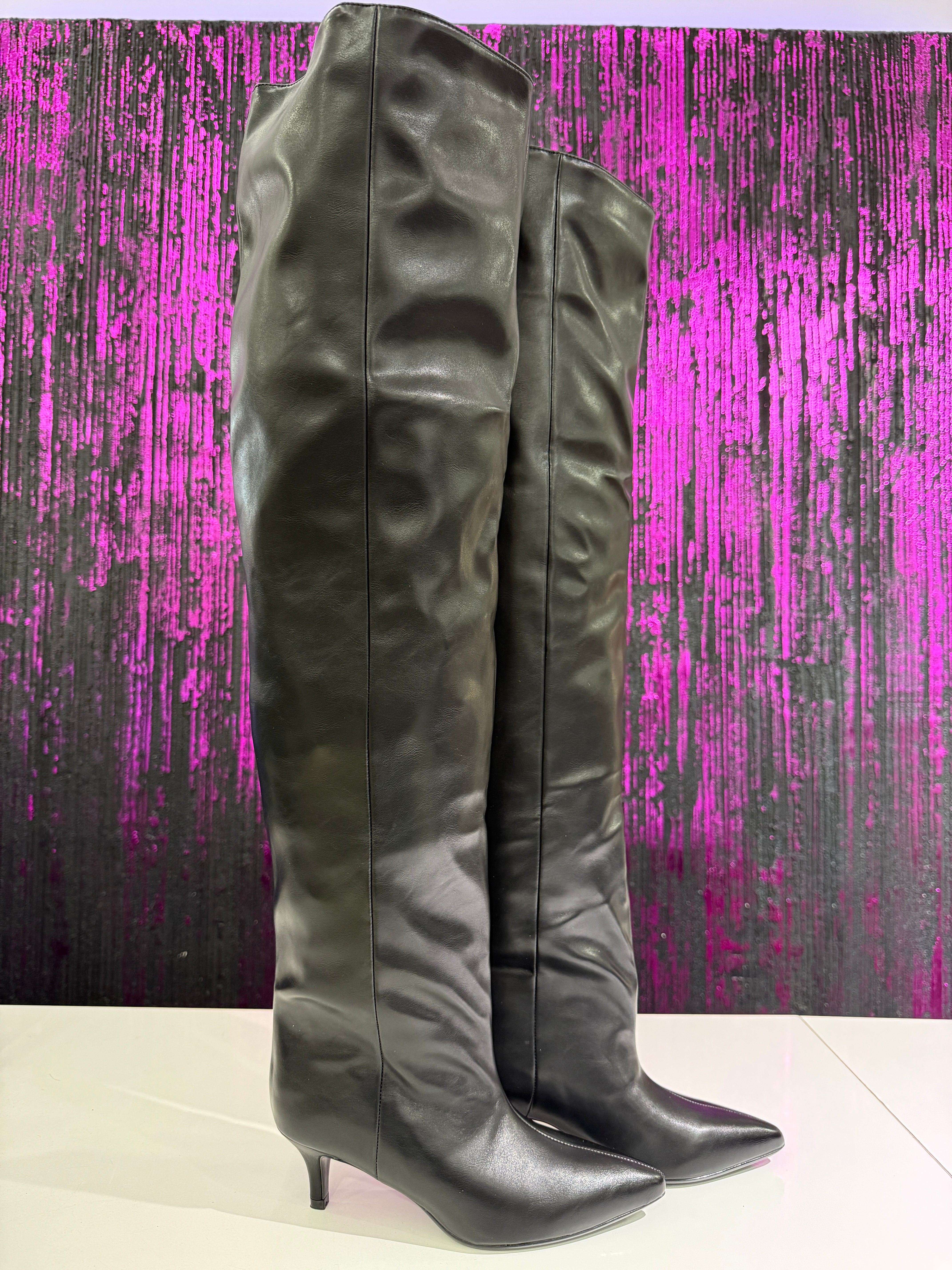 Stivali Over the Knee in Ecopelle - Tacco Medio e Punta Affusolata