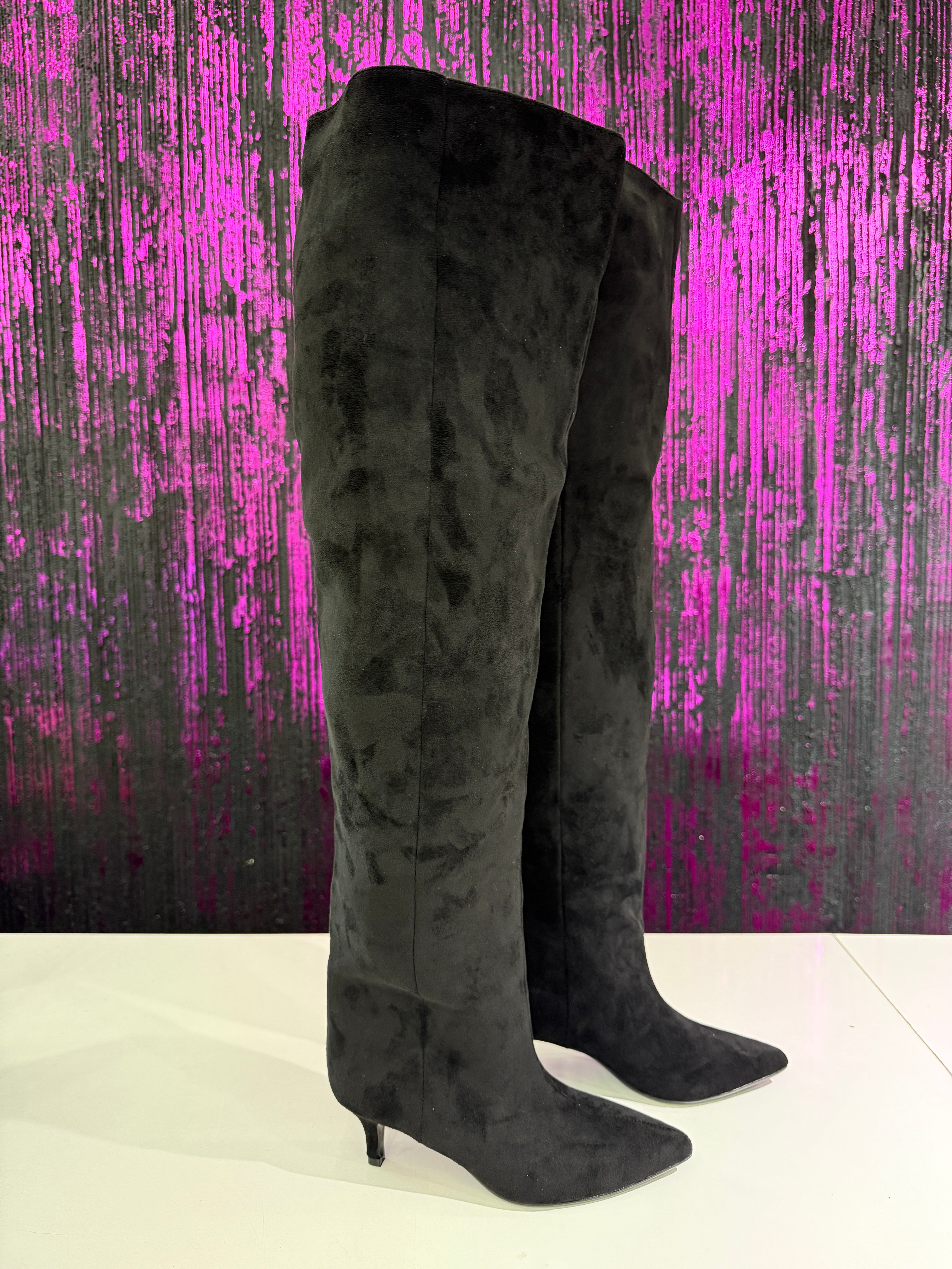 Stivali Over The Knee in Camoscio Sintetico - Tacco Medio e Punta Affusolata