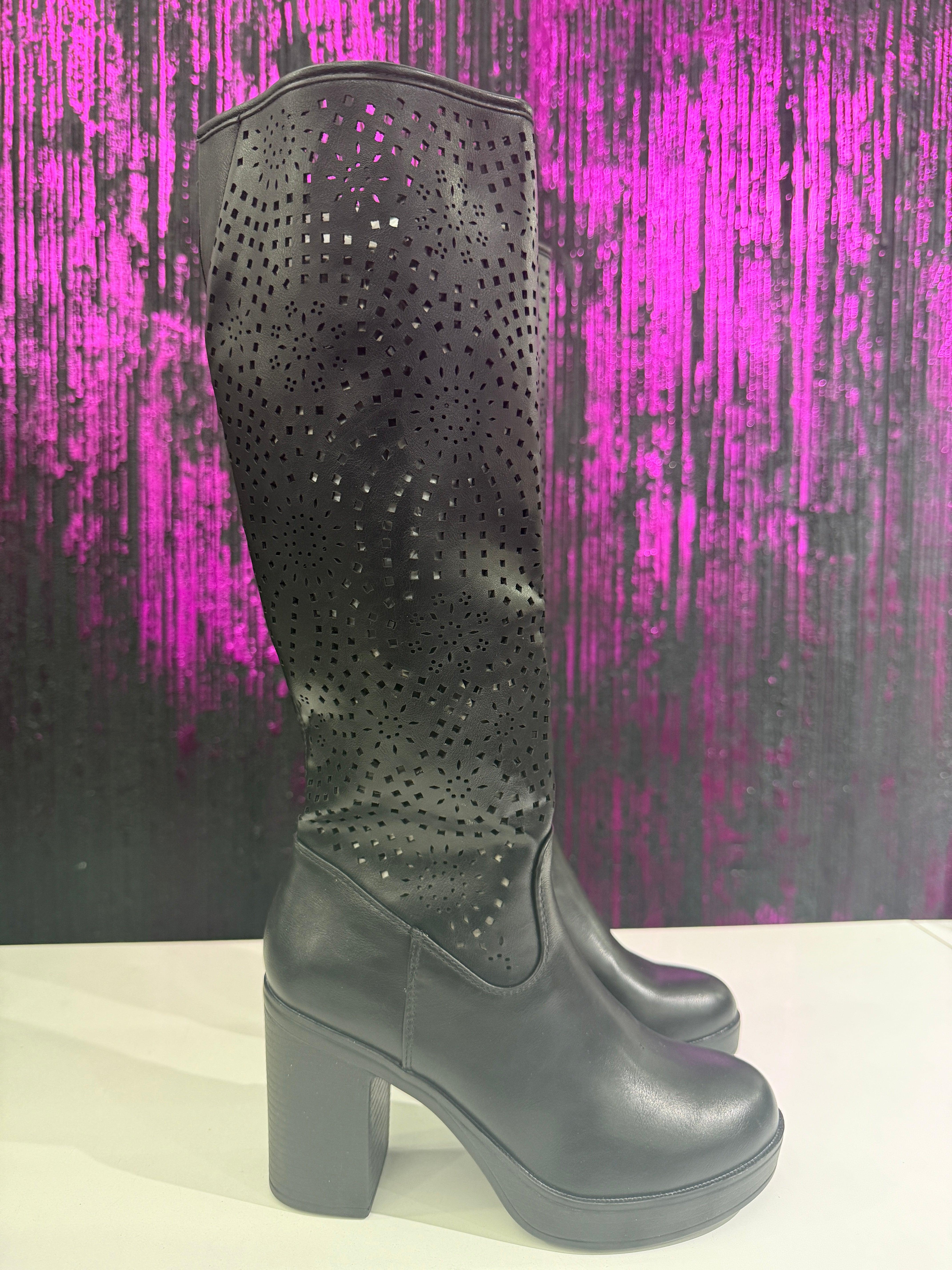 Stivali Donna Traforati con Tacco