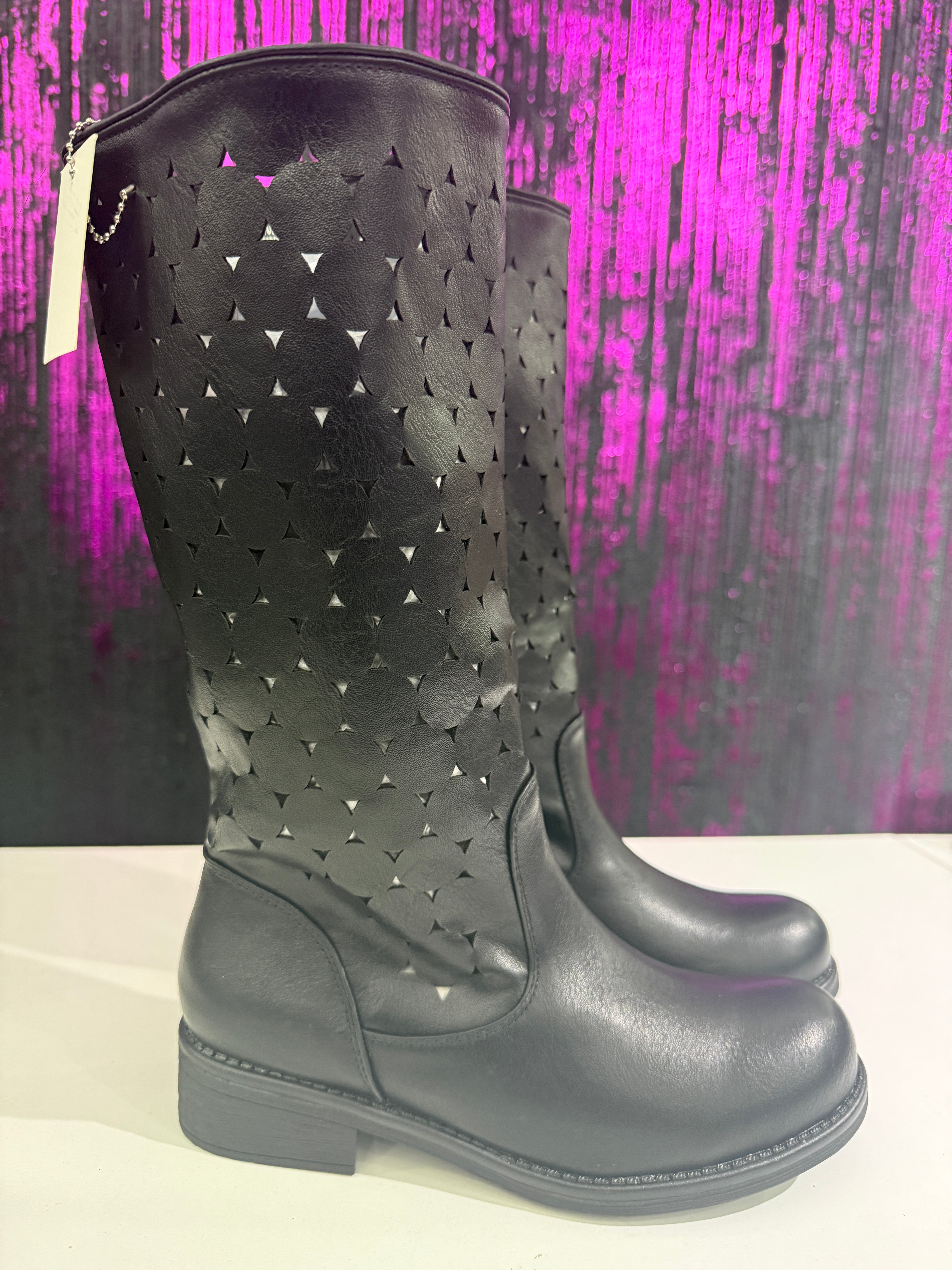 Stivali Donna Neri Traforati – Tacco Basso