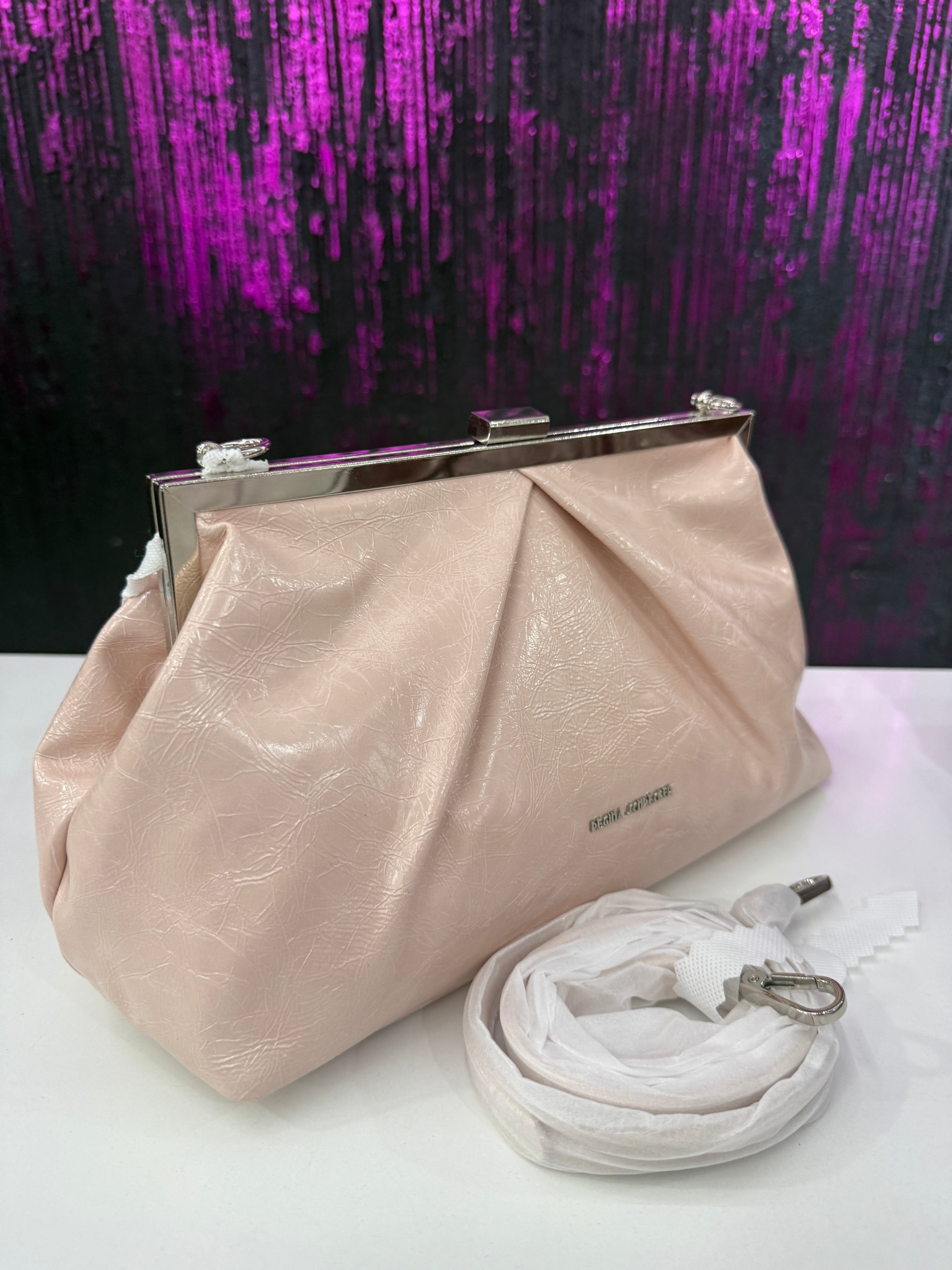 Clutch pelle arricciata