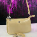 Borsa a spalla design minimal con logo frontale