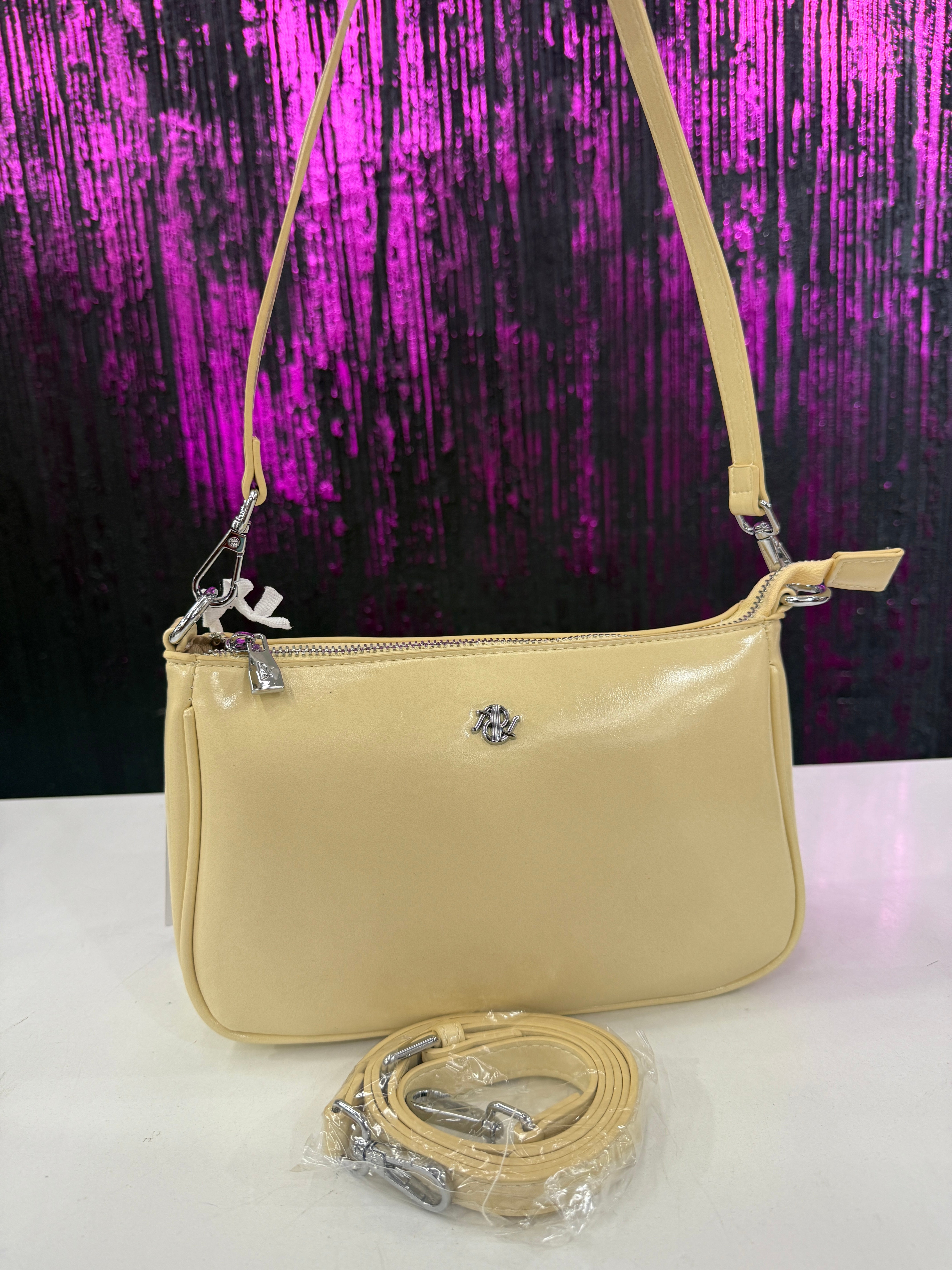 Borsa a spalla design minimal con logo frontale