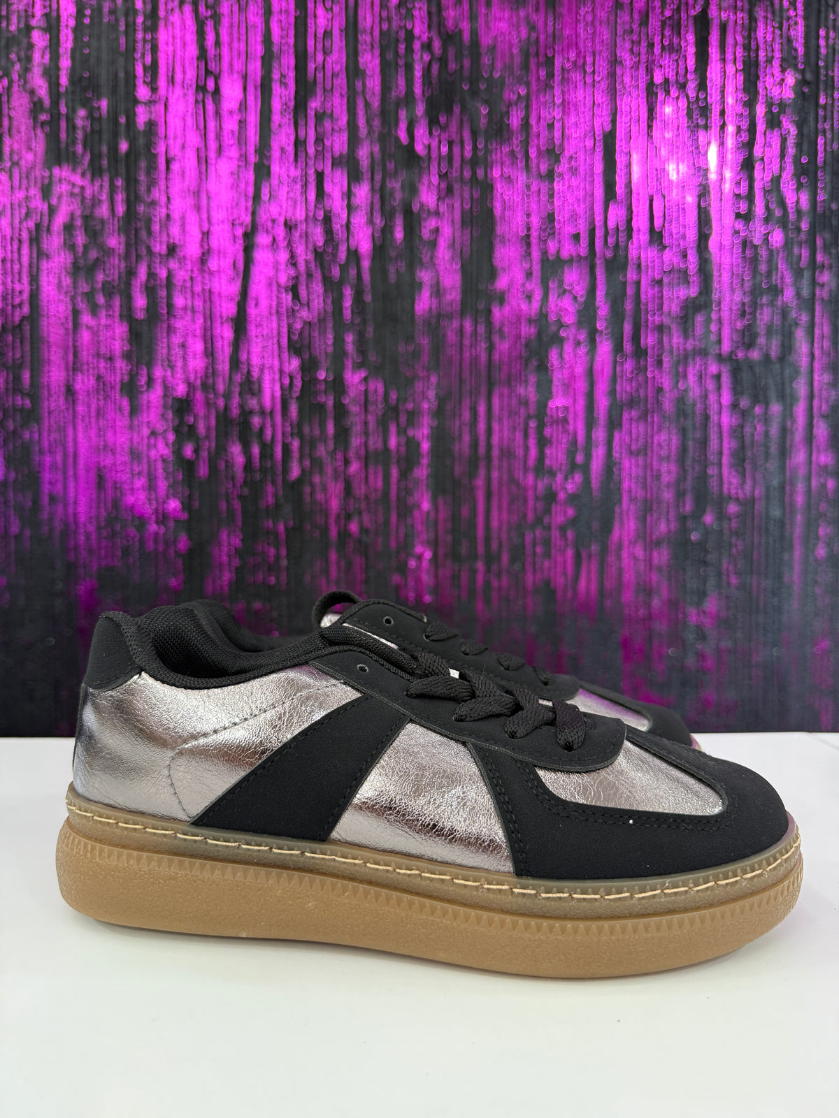 Sneaker metalizzata