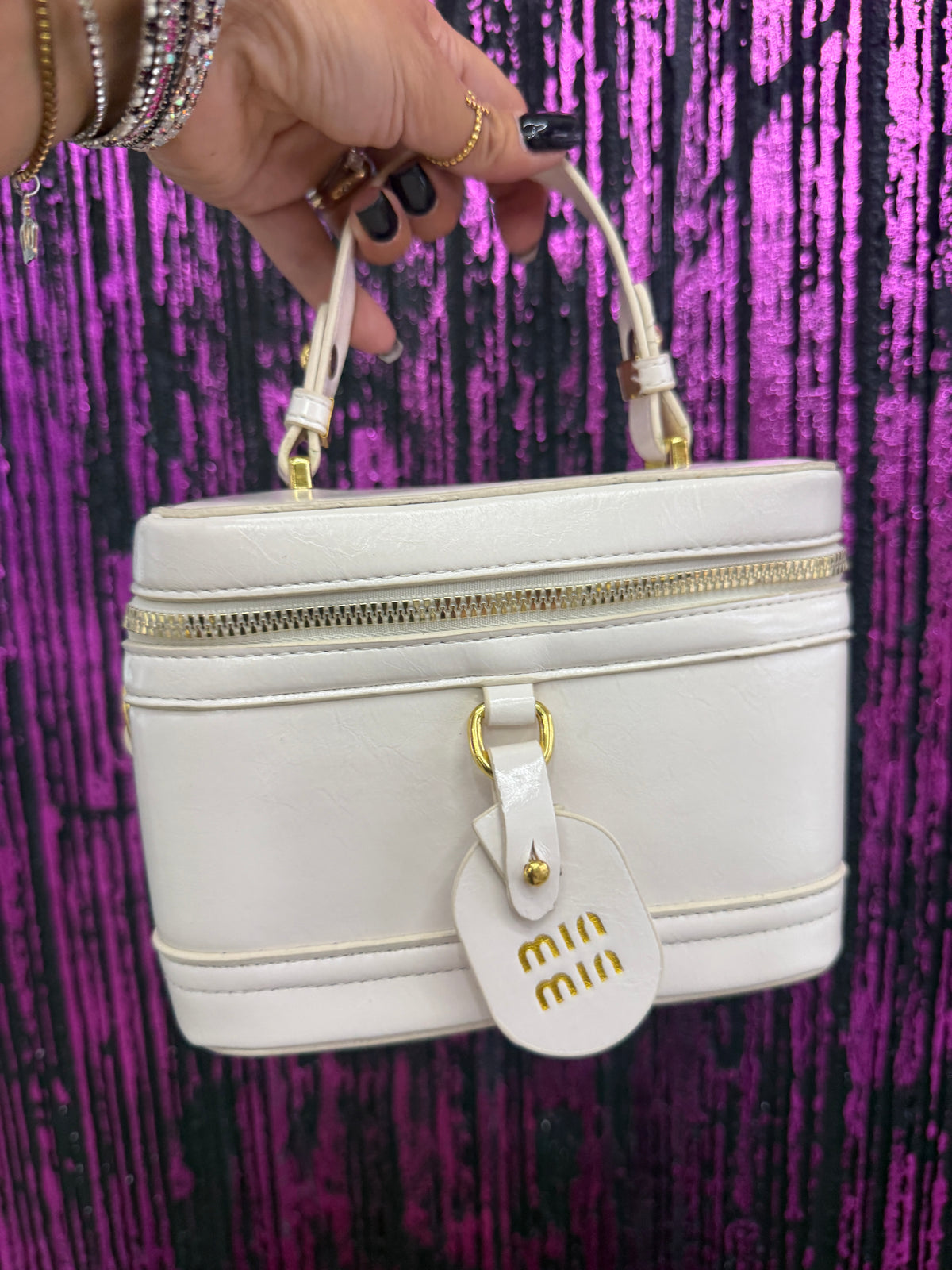 Borsa CNDO 2HI