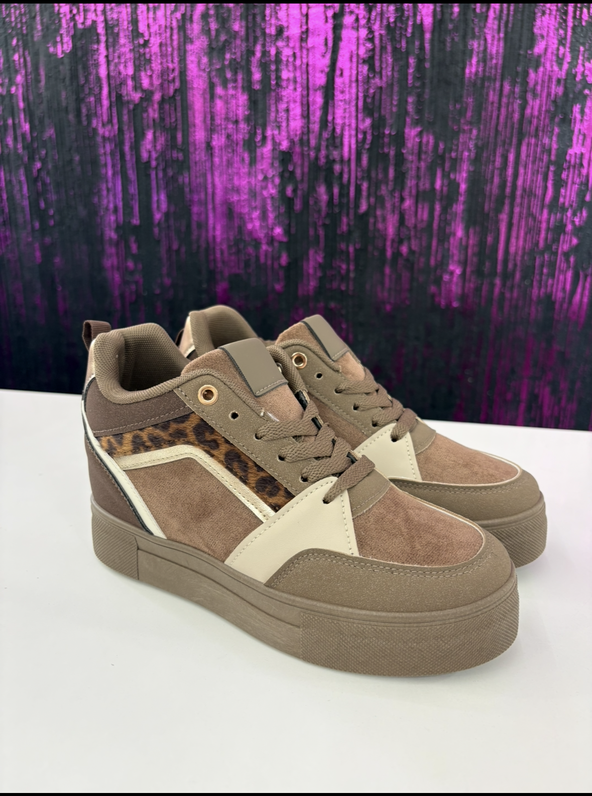 Sneakers con zeppa interna