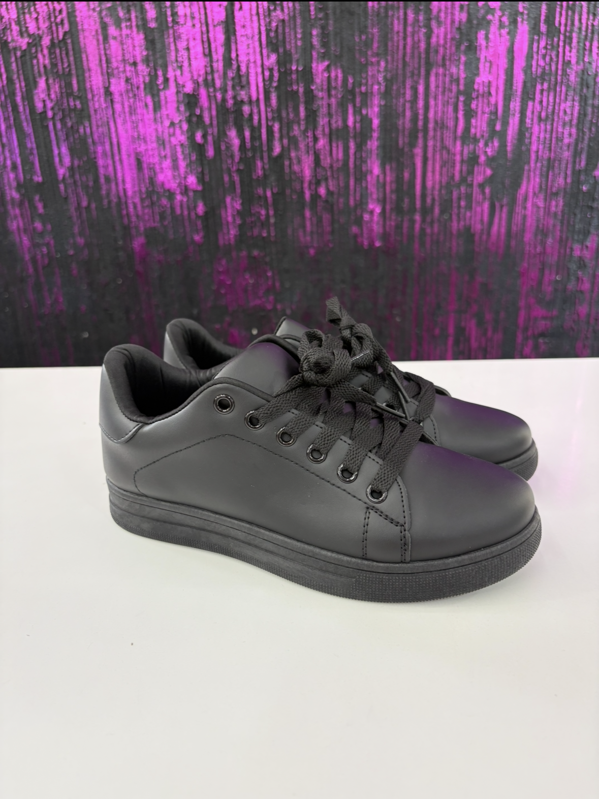 Sneakers total black