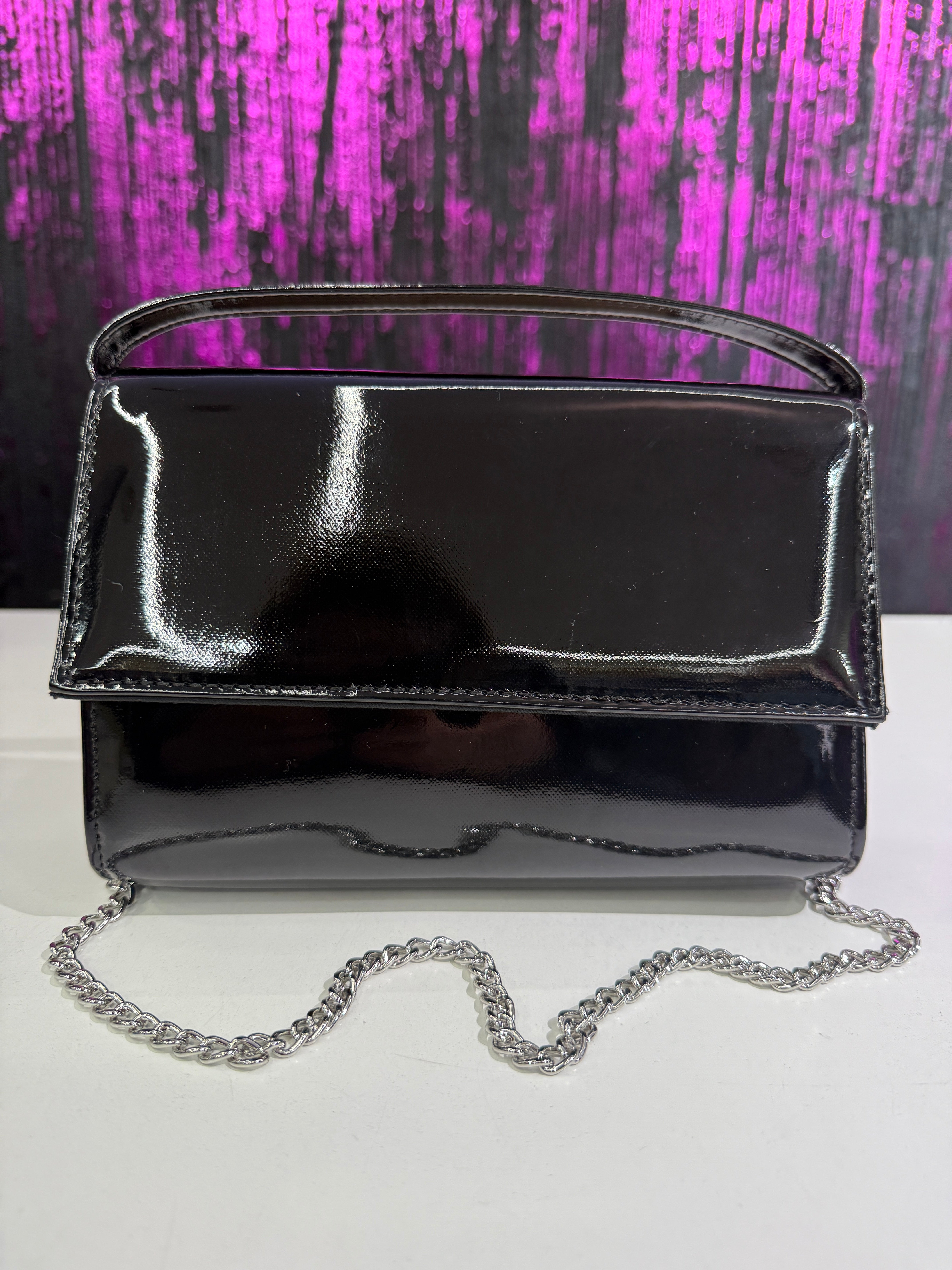 Borsa Lucida con Catena Dorata/Argentata